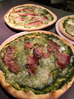 Al Porteo Pizzeria/ food