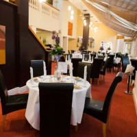 Atrium Brasserie at Kingston Lodge Hotel inside