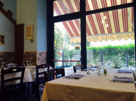 Trattoria Da Valerio inside