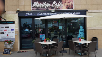 Marilyn Cafe food