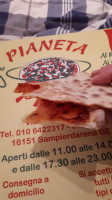 Pianeta Pizza food