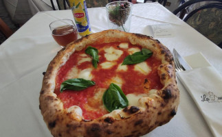 Pizzeria La Duchessa Di Parma food