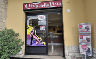 Il Vizio Della Pizza outside