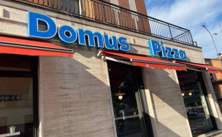 Domus Pizza outside