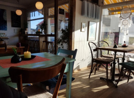 Henningsvaer Lysstoeperi And Cafe inside