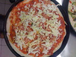 Pizzeria Che Pizza! food