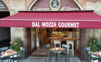 Dal Mozza Gourmet inside