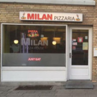 Milan Pizza inside