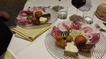 La Locanda Dei Papi food