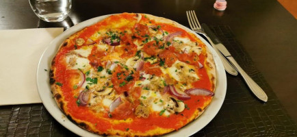 Royal Pizza Putignano food