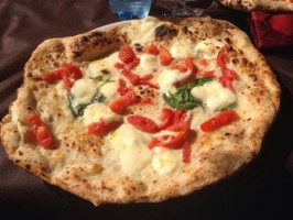 Pizzeria F.lli Cuorvo Di Mimmo E Gioacchino food