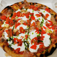 A Tutta Pizza food