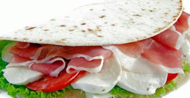 La Briciola Piadineria Torteria food