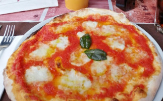 Pizzeria Da Massi E Claudia food