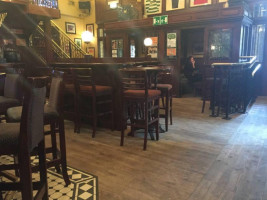 Scholars Lounge Irish Pub inside