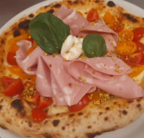 Pizzeria Napule E' food