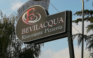 Pizzeria Bevilacqua inside