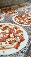Pizzeria 5 Stelle food