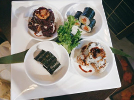 Sushi Yang food
