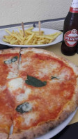 Pizzeria Senzanome food