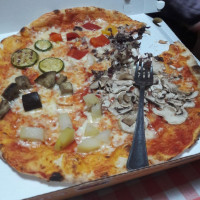 Pizzeria Da Asporto Pizza Più food