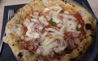 Senese Pizza Napoletana In Evoluzione food