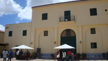 Sirignano Wine Resort outside