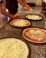 Pizza Rizzi Sapore Lucano inside