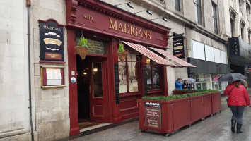 Madigan's O'connell Street food