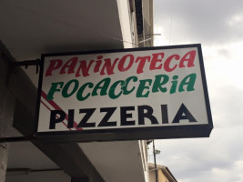 Pizzeria Iacovone outside