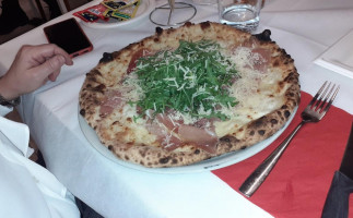 In Out Pizzeria E Pasticceria food