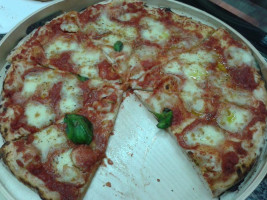 Che Pizza food