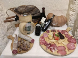 La Grotta Degli Etruschi food
