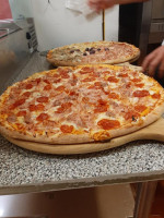 Mondo Della Pizza food