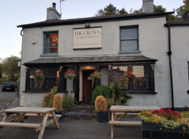 The Crown Country Inn outside