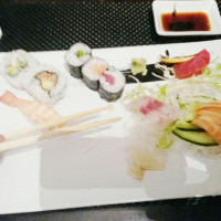 Otani Sushi inside