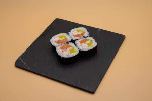 Kui Sushi Cucina Asiatica inside