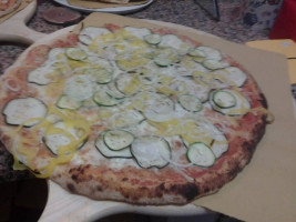 La Pizza Degli Angeli food