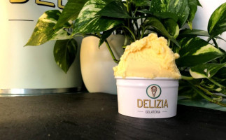 Delizia Gelateria outside