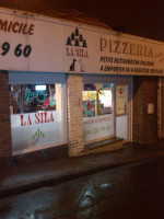 Pizzeria La Sila outside