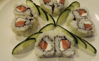 Sushiro food