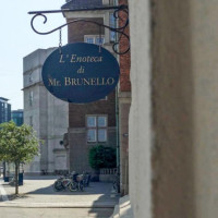 L' Enoteca Di Mr. Brunello outside