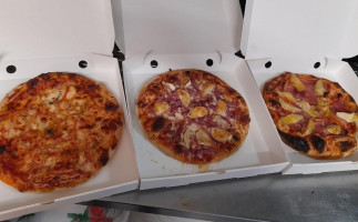 Pizza Piccolo food
