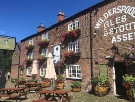 The Bulls Head outside