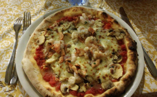 Pizzeria La Fenice food