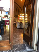 Caffe' Portici Pasticceria Gelateria inside