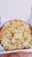 A Tutta Pizza food