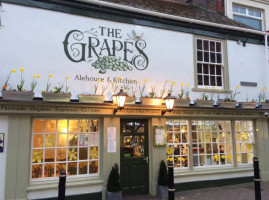 The Grapes Alehouse Kitchen outside