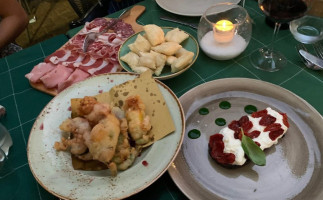 Cantina Della Vetra food