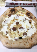 Ovesuvio Italian Pizza food